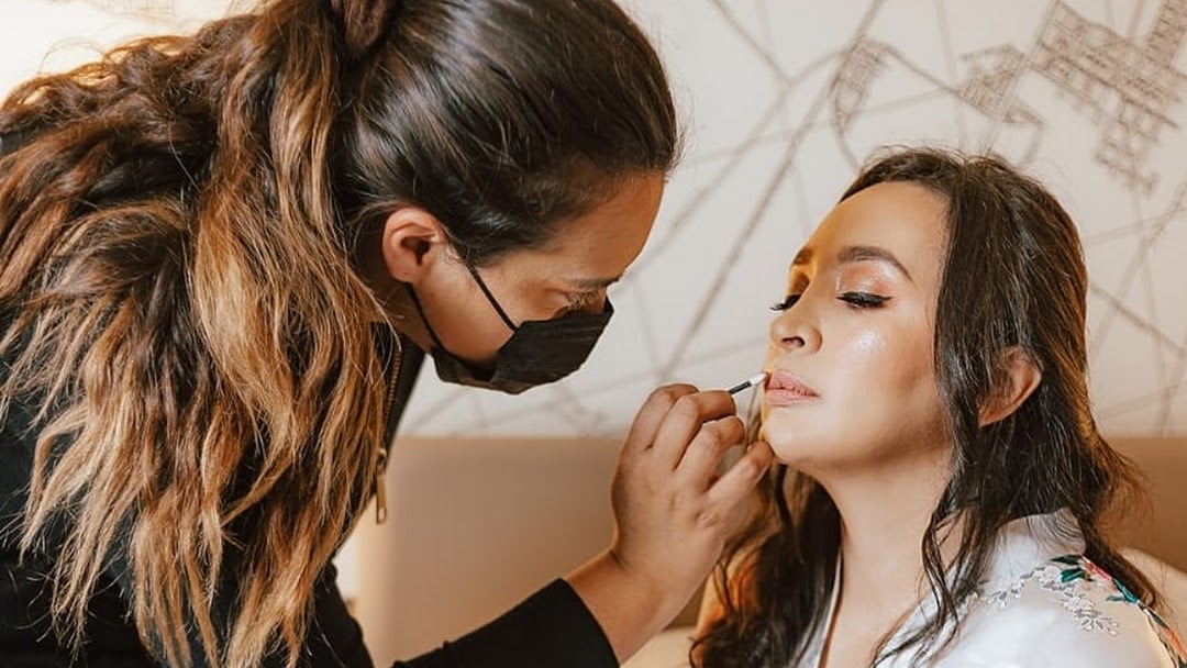 Maquillaje y Peinado a Domicilio Novias, Quinceaños, Grados, Fotografía |  Maquilladores Alejandra Hernández - Make-Up Artist en Bogotá