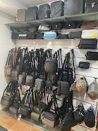 Photo n°20 de Maïgo Maroquinerie à Saint-Maximin-la-Sainte-Baume (Magasin de maroquinerie)