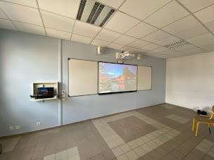 Photo n°4 de ASHE à Magny-les-Hameaux (Fournisseur de matériel audiovisuel)