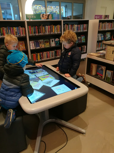 Bibliotheek Hoeksche Waard / Strijen Gallery - Netherlands