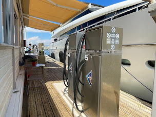 Photo n°12 de Station du Port de Saint-Tropez - Livraison Carburant Bateau, Gazole, Gazole Détaxé, SP95 - Golfe de Saint-Tropez à Saint-Tropez (Station-service)