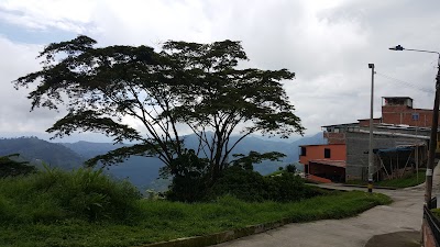 Photos of Parque La Linda