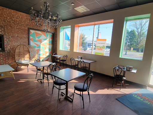 Uplifted Bistro Downtown - Thumbnail