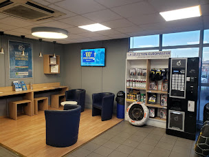 Photo n°3 de Euromaster Cannes La Bocca à Cannes (Atelier de réparation automobile)