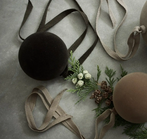 Ebb & Thread - Visual