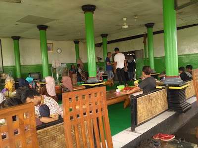 Photos of Lesehan IKAN BAKAR Ibu Tatik