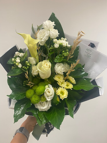 MANÓ VIRÁG ÉS DEKOR - Hajdúböszörmény