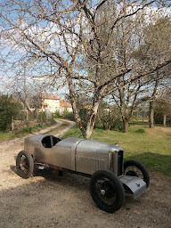 Photo n°2 de Atelier Vianney Auto à Bonnes (Service de restauration d'automobiles)