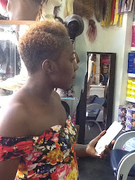 Photo n°12 de Afro Européenne Coiffure à Nice (Magasin de perruques)