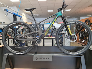 Photo n°4 de Culture Vélo-CYCLELAND à Villebon-sur-Yvette (Magasin de vélos d'occasion)