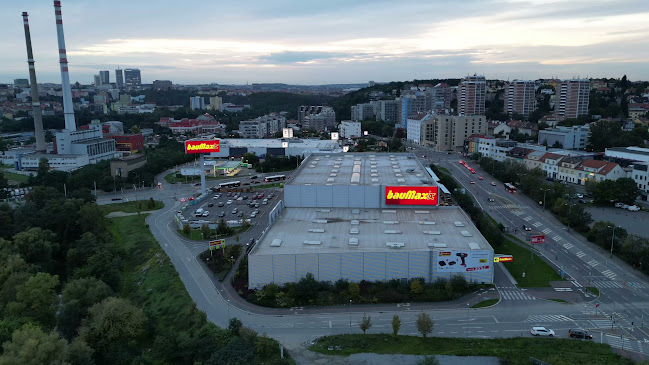 bauMax - Prodejna nábytku