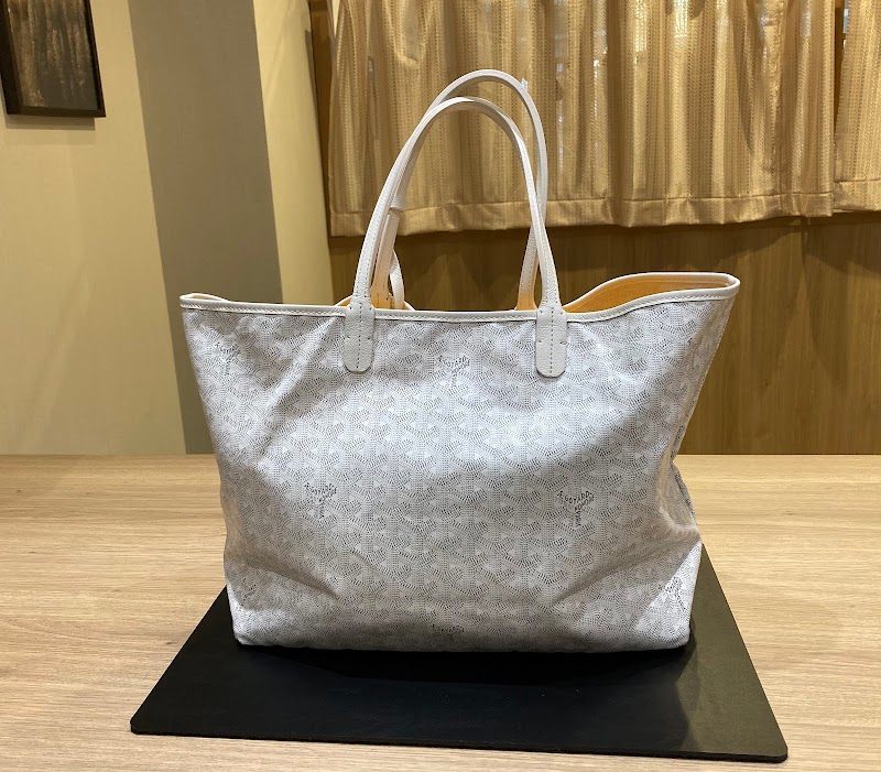 KOMEHYO (コメ兵) 買取センター経堂農大通り