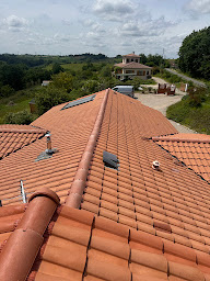 Photo n°1 de Allo S.E.B Ramonage Nettoyage, Démoussage Toitures et Façades à Le Fousseret (Couvreur)