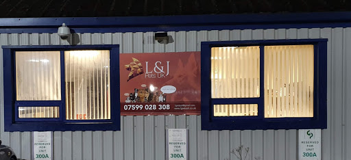 L&J Pets UK Logo