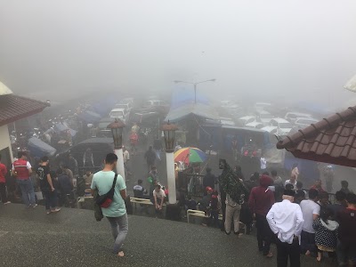Photos of Parking Area Atta Awun Mosque Puncak