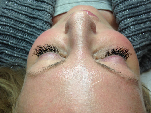 Shelly Nicole Lash Extensions and Make-up Artistry - Thumbnail