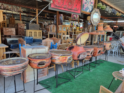 Muebles Rústicos Roxxaana Logo