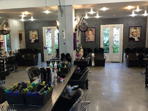 Photo n°2 de Delphine Coiffure à Deuil-la-Barre (Salon de coiffure)