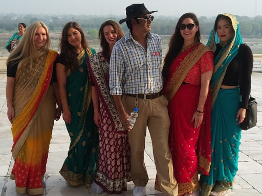 Taj Mahal trip with American friends post image