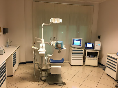 Argentino Dr. Luigi Specialista in Odontostomatologia