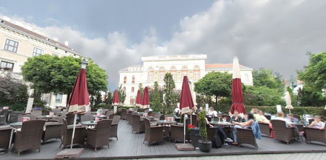 Sopron, Széchenyi tér 13, 9400