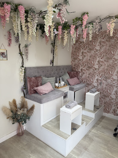 Pure Beauty & Aesthetics