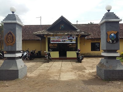 Photos of Polsek Kalibaru