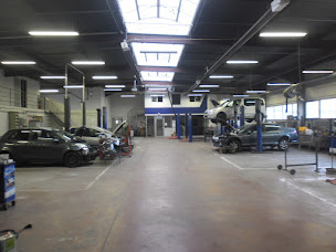 Photo n°3 de Peugeot Saint-Claude - Groupe JMJ à Saint-Claude (Vendeur de voitures d'occasion)