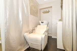 Photo n°4 de Caractère à La Ferté-Alais (Salon de coiffure)