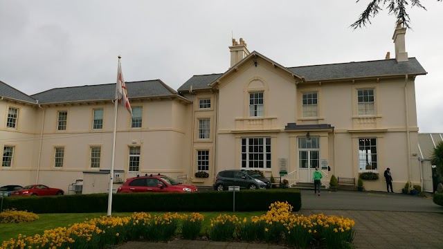 Les Cotils Christian Centre