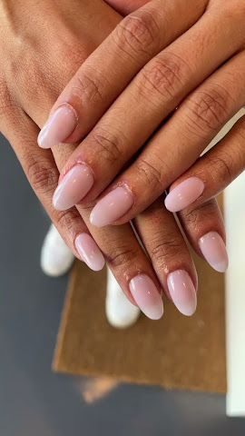 Avra Nails by null