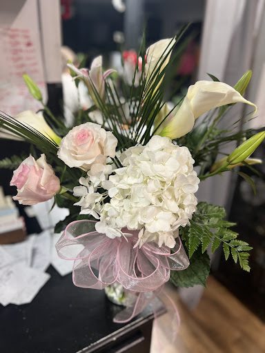 Cottage Flower & Gift Shop - Thumbnail