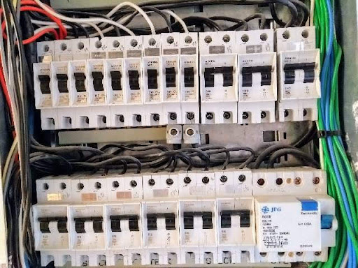 Elétrica D + D - Instalações Elétricas