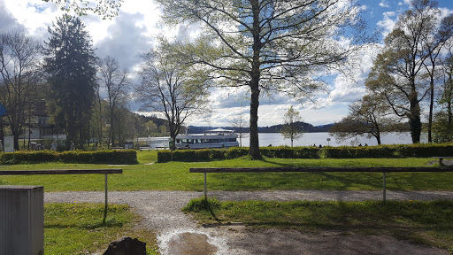 Bayer.Biergarten a.d.Schiffsanlegestelle Platzl am See - Thumbnail
