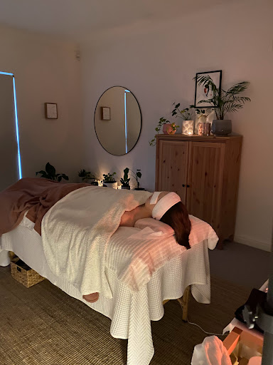 Barbara Cavalli Facial Therapist - Thumbnail