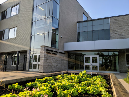 Ecole Maple Elementary School