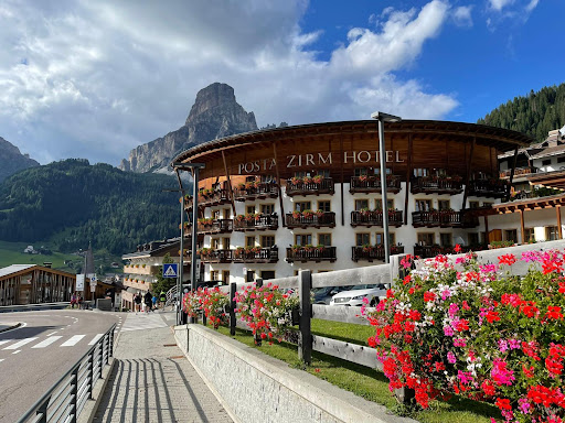 Hotel Posta Zirm