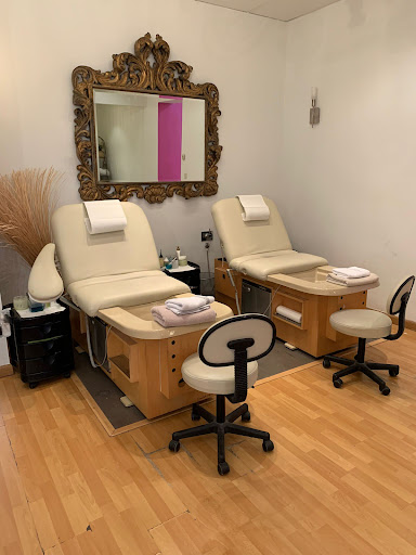 By Angels Salon Aventura - Thumbnail