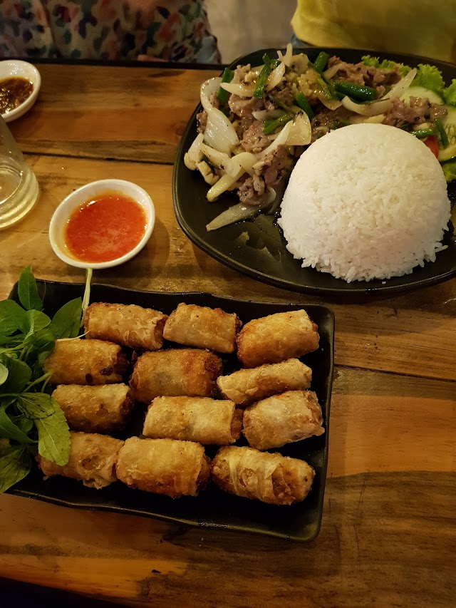 Tà Vẹt Coffee & Pub