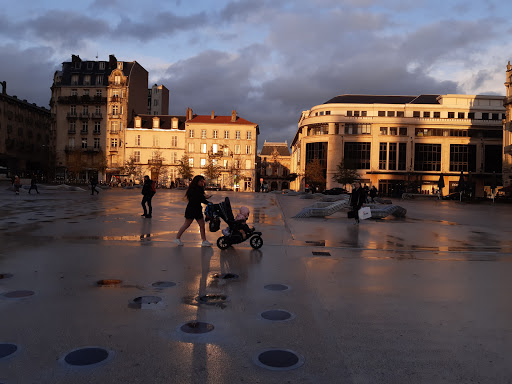 Nancy Gare Gallery - France