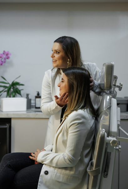 Dra. Fabíola Baras - Cirurgia Plástica