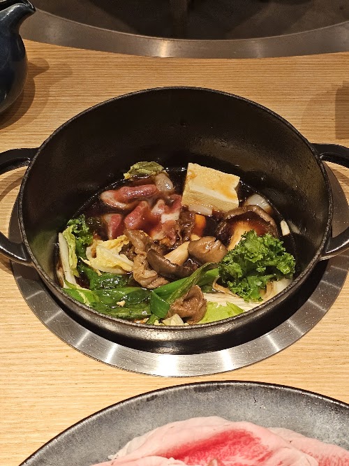 すき焼 しゃぶしゃぶつかだ KITTE大阪店 dishes