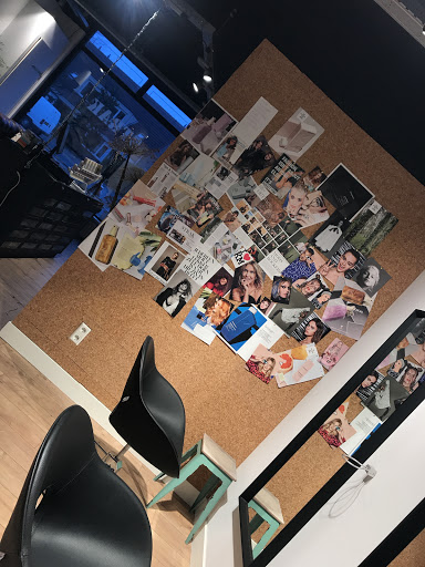 STRAK Salon - Thumbnail