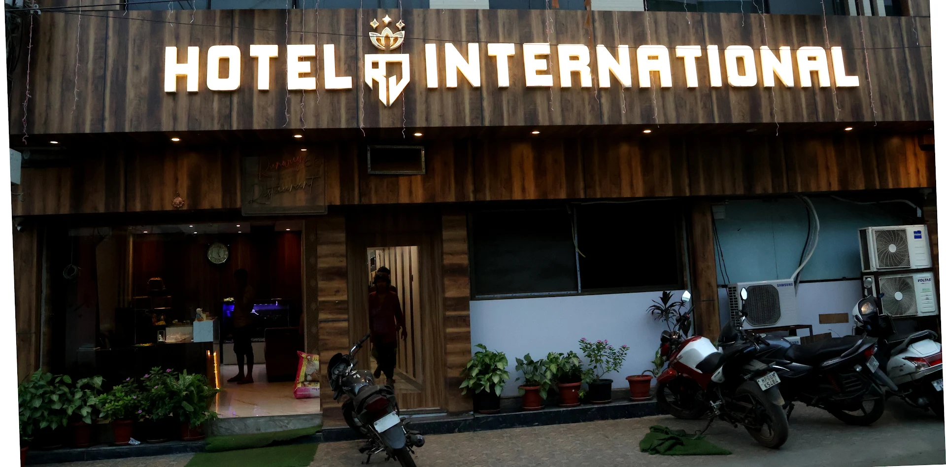 HOTEL RJ INTERNATIONAL