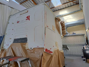 Photo n°11 de Carrosserie CGS Poids lourd & Camping car à Cavaillon (Atelier de carrosserie automobile)