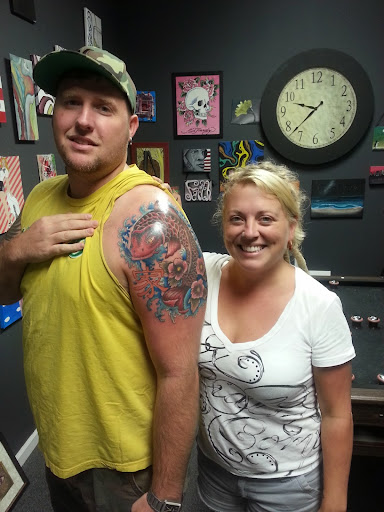 Insane Ink Tattooz, Piercing and Art Consignment Salon - Thumbnail