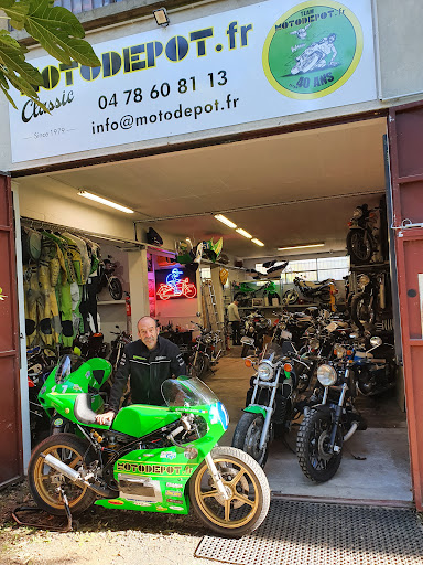 Photo de Poc Moto à Saint-André-de-Corcy (01390)