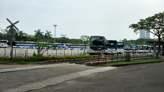 Parkir Bus Area, Author: Henry