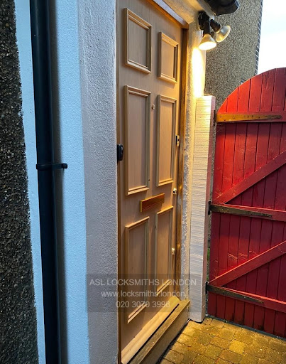 ASL 24/7 Emergency Locksmith, Door Replacement & Burglary Repairs Gallery - United States