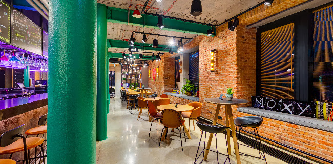 Numer telefony do Moxy Warsaw Praga